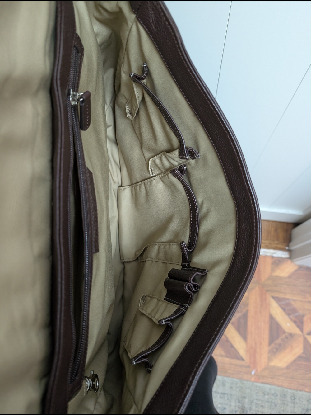 Johnston & Murphy Dark Brown Leather Messenger Bag, J Murphy - Picture 10 of 11